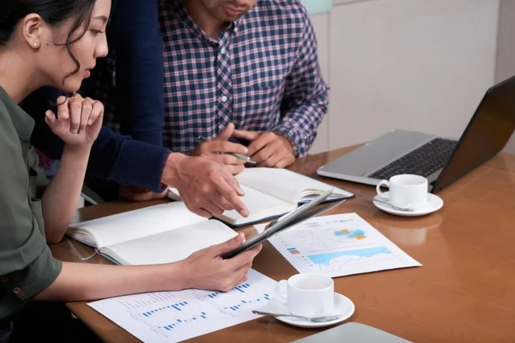How to Research Mutual Funds to Invest Image